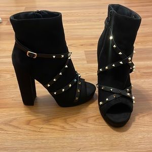 Lilian Black Studded Boots (TheseThreeBoutique)